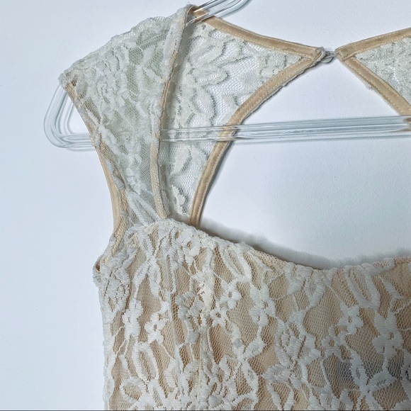 𝅺ARK & co Black and Ivory Lace Peplum Dress Size M - Picture 2 of 7